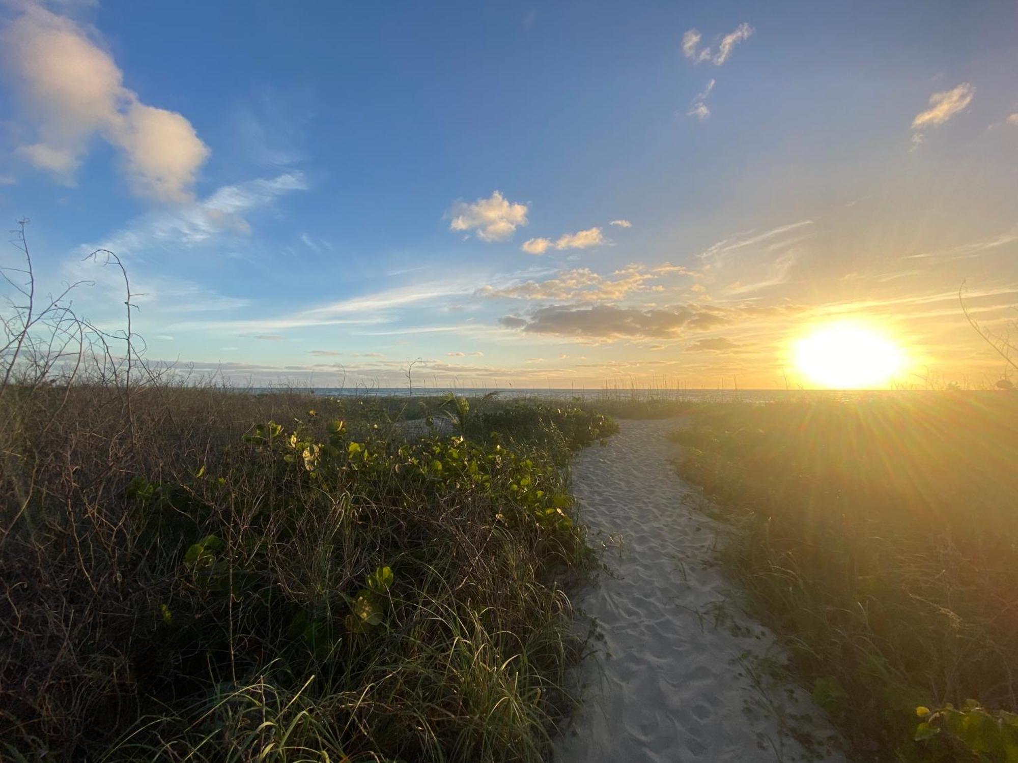 Sandy Shores - 2Br Beach Getaway And Surf Spot Fort Pierce Buitenkant foto